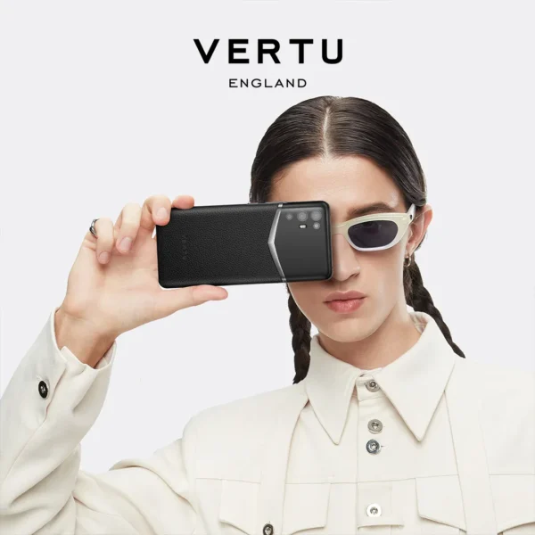 Ivertu Calfskin 5G Phone – Jade Black
