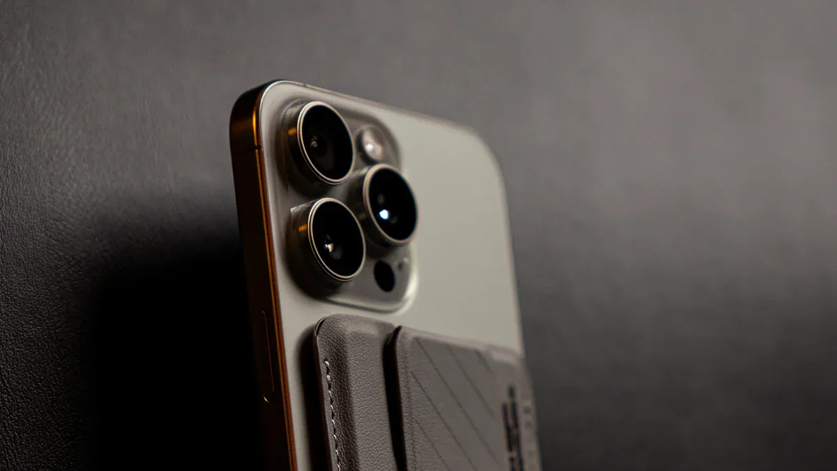 Vertu'
                style=