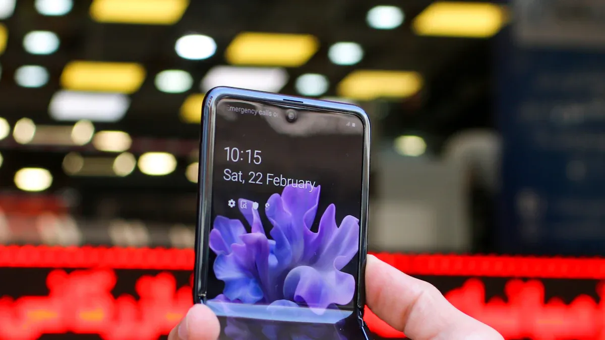 Market Dynamics Influencing Appleโs Foldable Phone Development