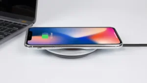 Vertu Metavertu Curve Phone Battery Charging Speed and Wireless Capabilities