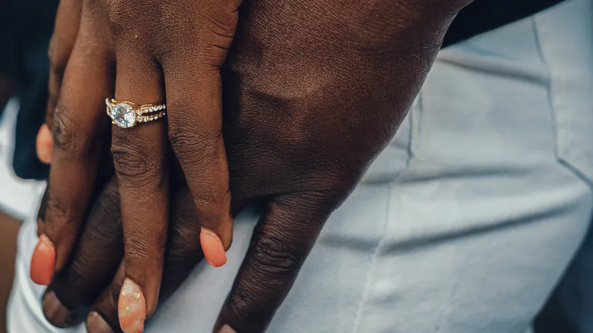 Top Smart Ring Brands And Models Redefining Health Tracking In 2025