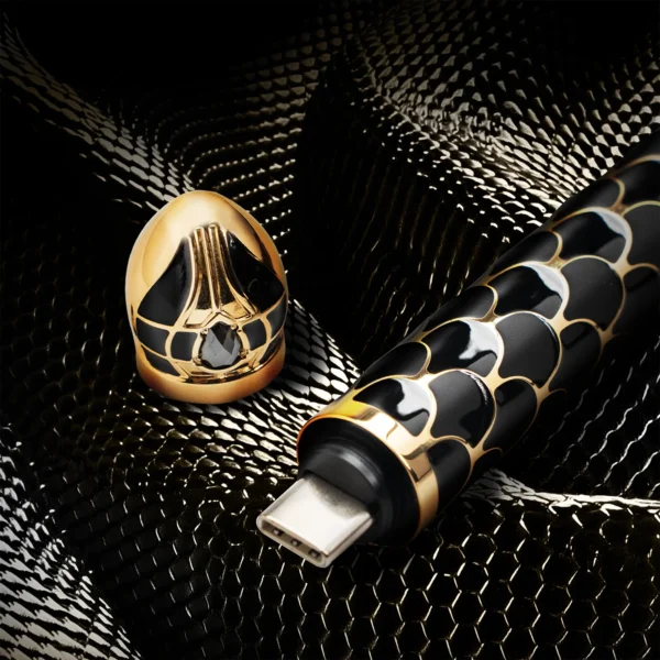 VERTU Serpent Scepter Fountain Pen