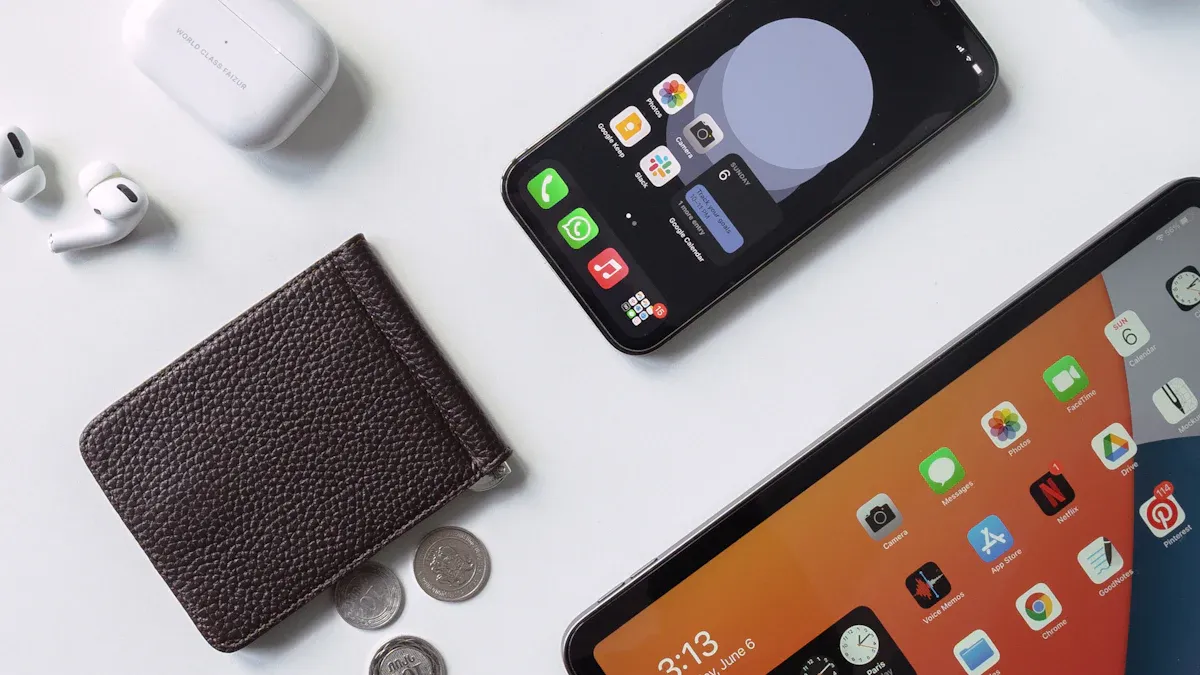 Wallets & Card Holders