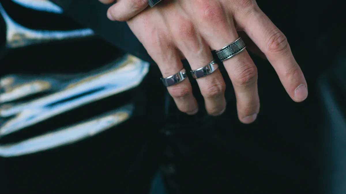 Best Smart Ring for Stress and HRV Tracking: Oura or AI Ring
