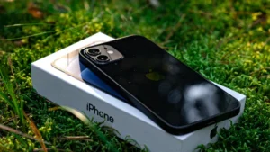 Flagship phones for outdoor use that stand up to drops and water