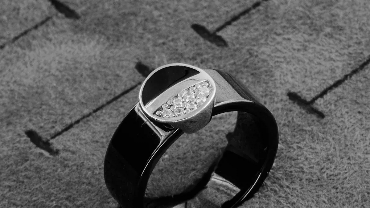 Top Smart Rings with the Longest Battery Life in 2025