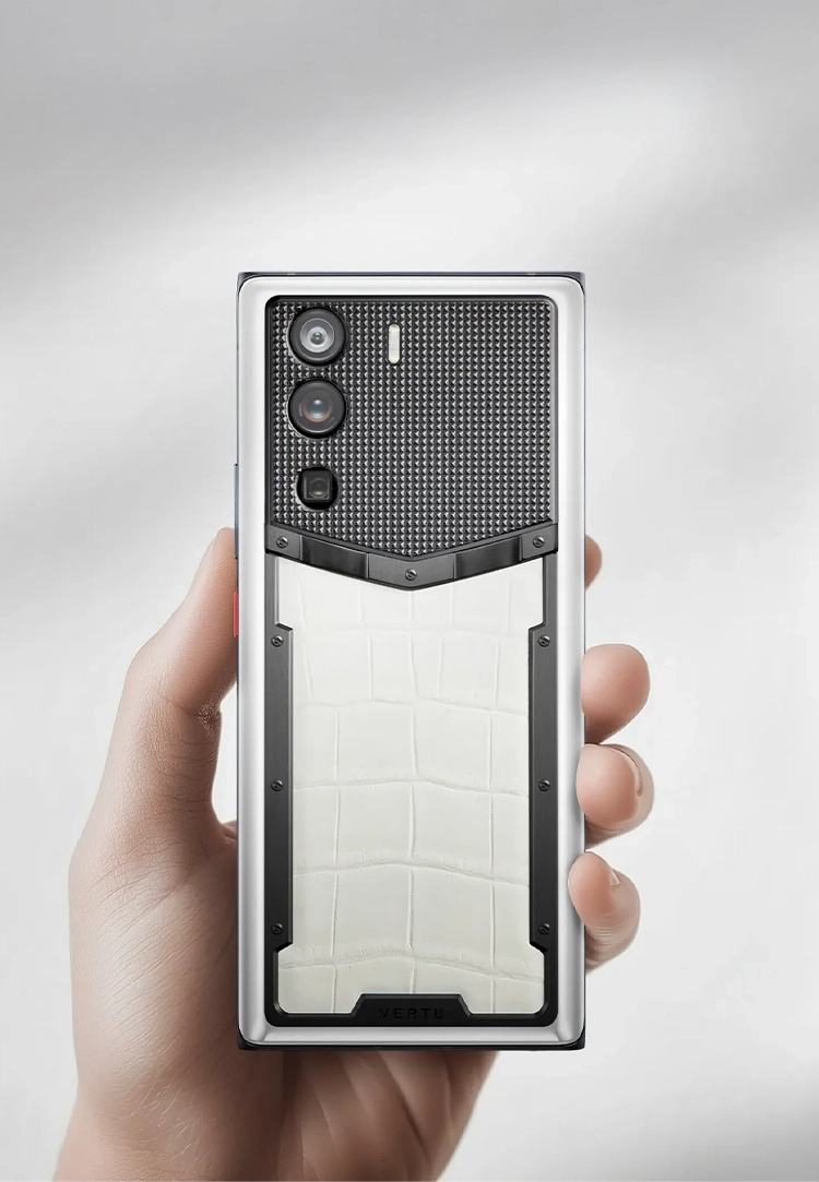 Metavertu 1 Curve Screen Calfskin 5G Web3 Phone - Jade Black - VERTU®  Official Site