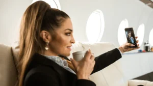 How Vertu phone assistant features work for users